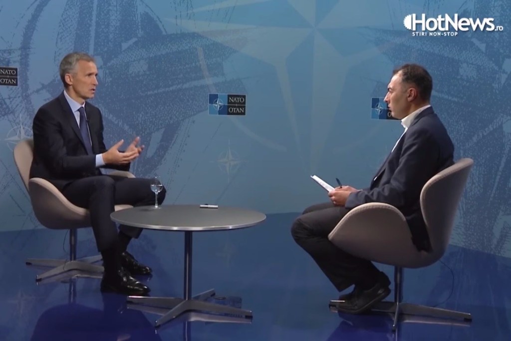 Fragmente din interviul HotNews.ro cu secretarul general NATO, Jens Stoltenberg, despre rolul presei şi al jurnaliştilor în războiul hibrid care include atacuri cibernetice şi&nbsp;propagandă